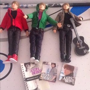 Justin Bieber  figure total 3 and guitar small